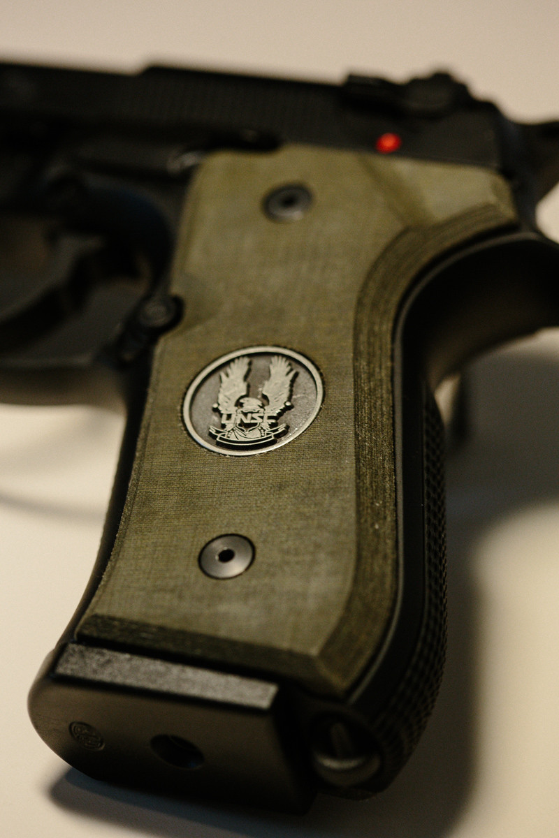 Illustration for article titled It's A Real Gun. A Real Halo-Themed Gun, That Is.